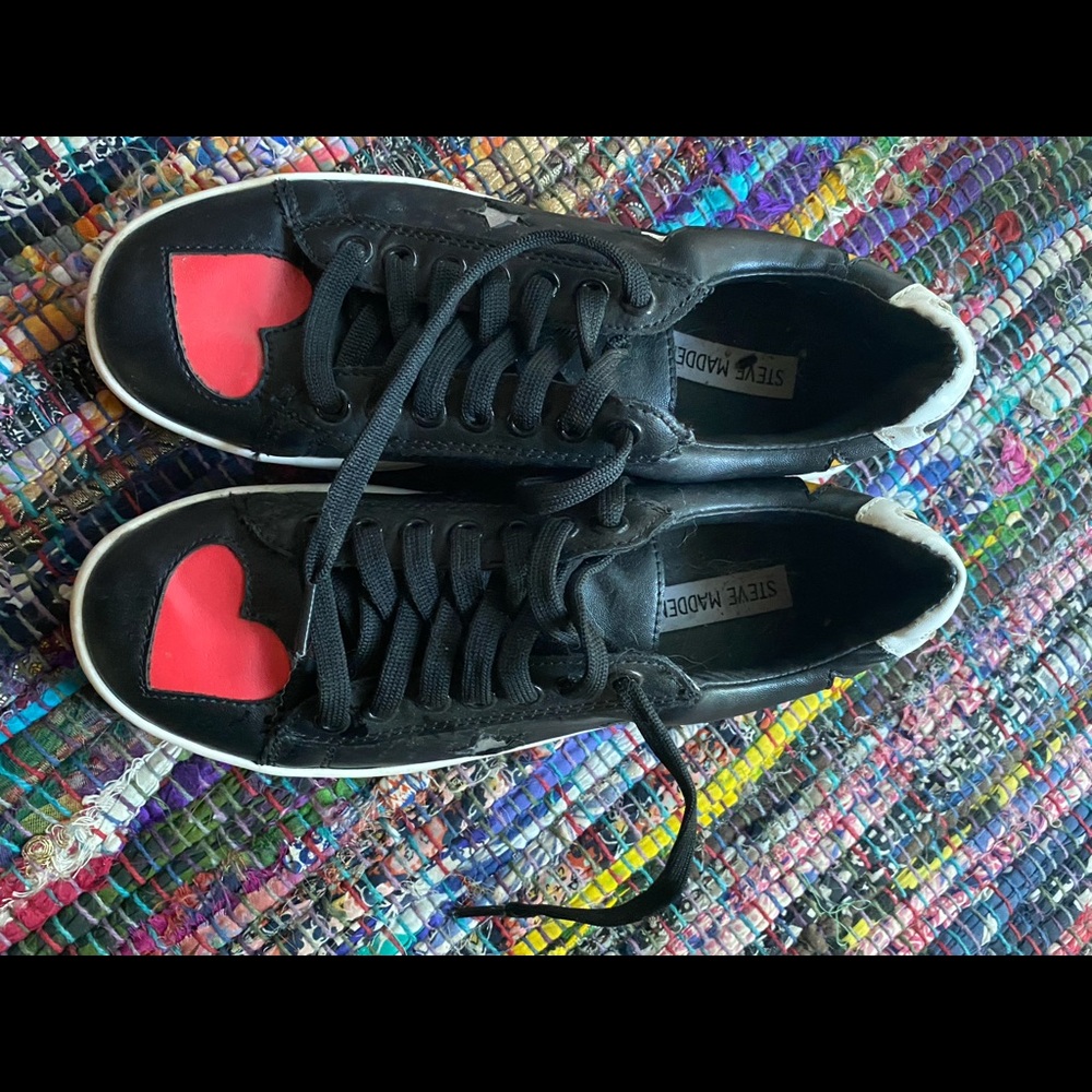 Steve Madden size 7 women’s runner/shoes